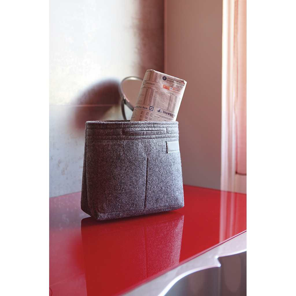 with two small inner and outer pockets.