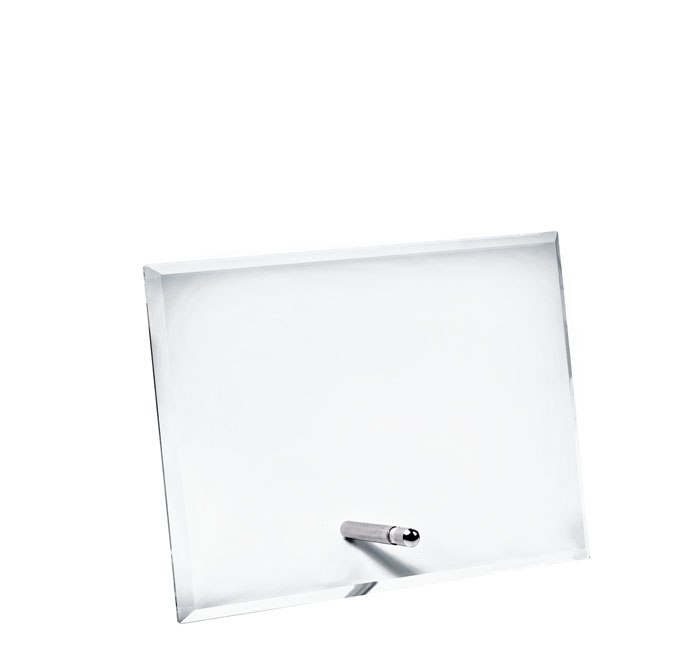 GLASS WITH BUILT-IN HORIZONTAL STAND